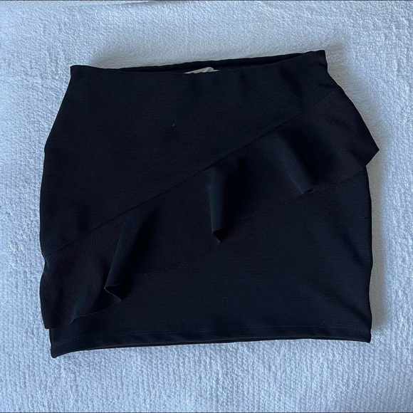 Bluenotes Black Asymmetrical Ruffled Mini Skirt - Picture 2 of 4